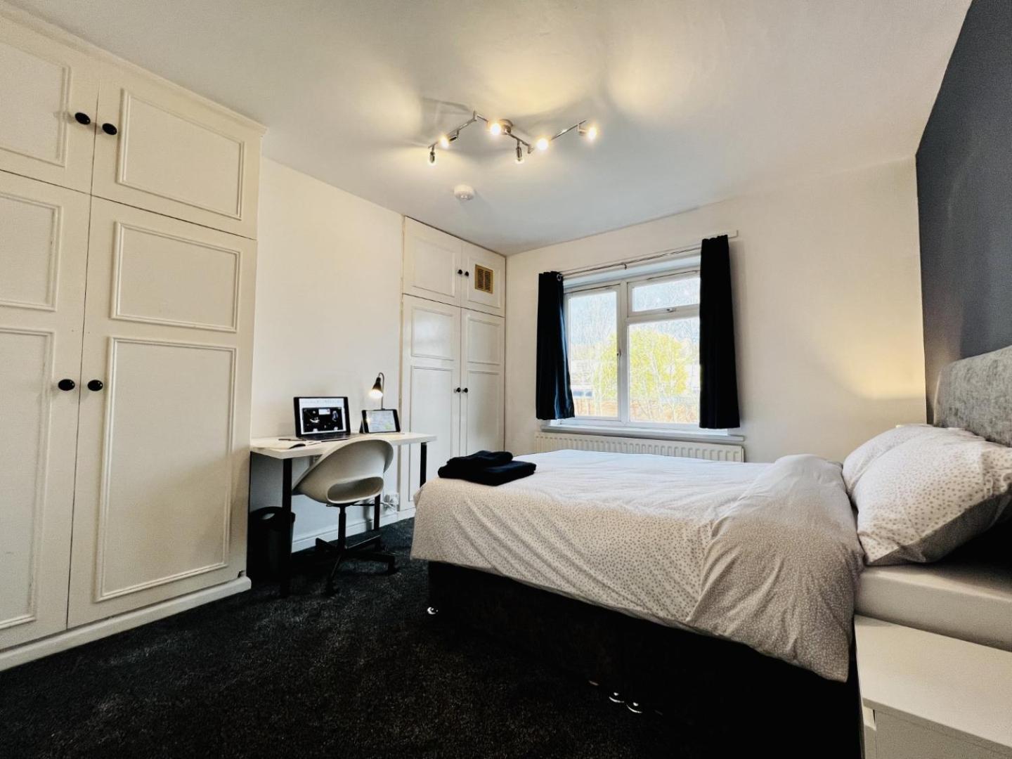 Monthly Offers, 7 Guests, Business, Wifi Apartment *