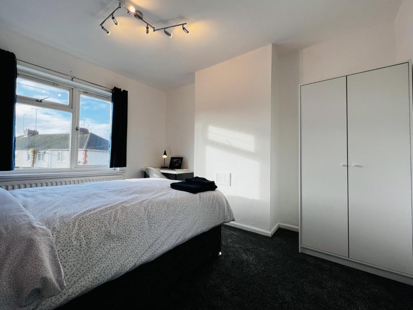 Monthly Offers, 7 Guests, Business, Wifi Apartment